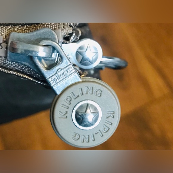 EUC Kipling Wallet/Makeup Pouch - Picture 10 of 11